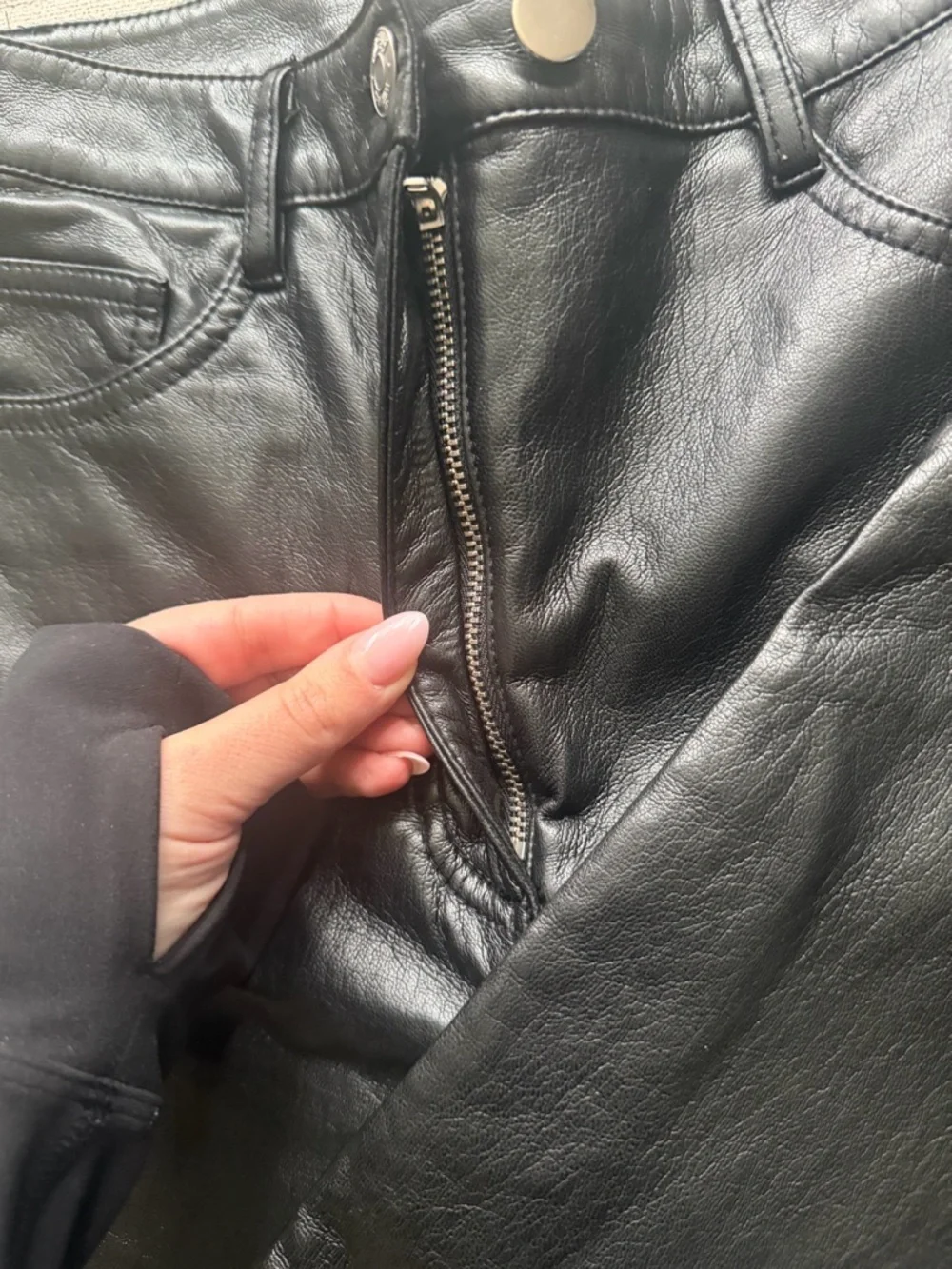 Wilfred Aritzia Black High-Rise Faux Leather Jeans - Picture 3 of 5